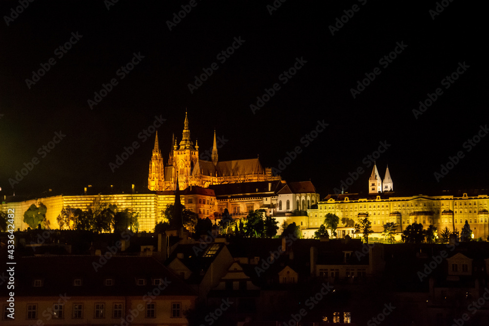 Praga by night - obrazy, fototapety, plakaty 