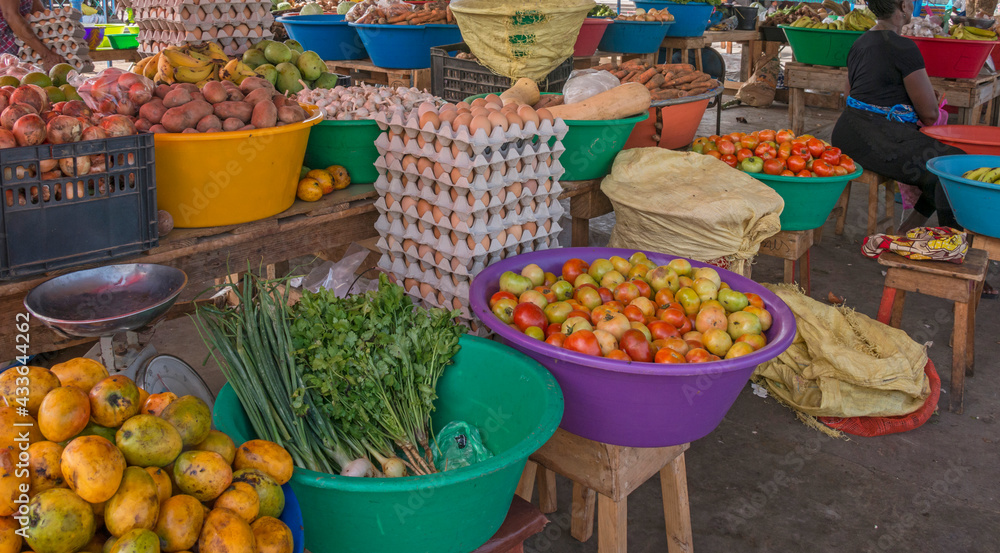 Puestos de productos agrícolas en la plaza de la Estrella en la ciudad de Mindelo capital de la isla de San Vicente en Cabo Verde