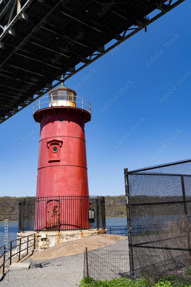 Obraz premium silo on a day lighthouse red 