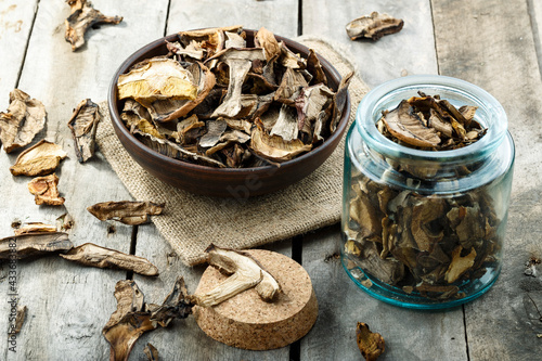 dried mushrooms,