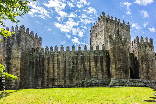 Fotografie Castle of Guimaraes - medieval castle in the municipality Guimaraes, in the northern region of Portugal