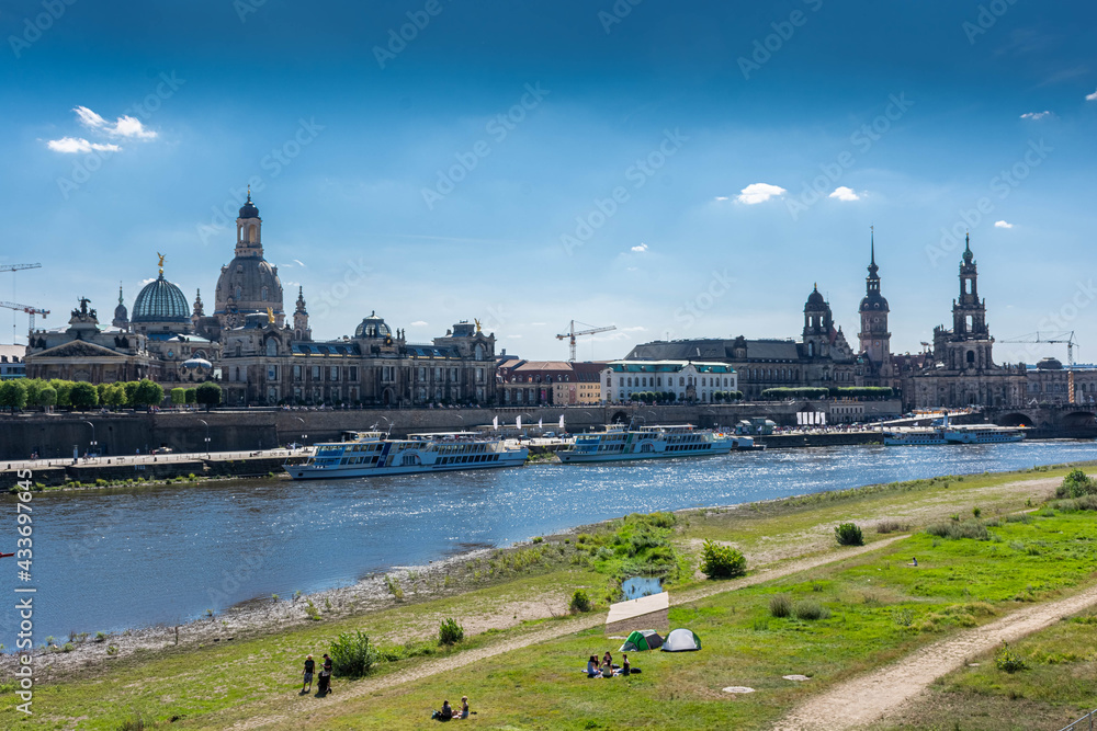 Obraz premium DRESDEN, GERMANY, 23 JULY 2020: Elbe Riverbanks of Dresden