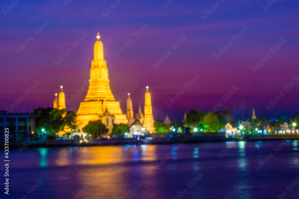 BANGKOK, THAILAND, 8 JANUARY 2020: the Temple of wat Arun at twilight BANGKOK, THAILAND, 8 JANUARY 2020: the Temple of wat Arun at twilight