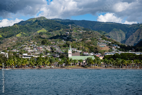 view of Tahiti island, French Polynesia © Subphoto
