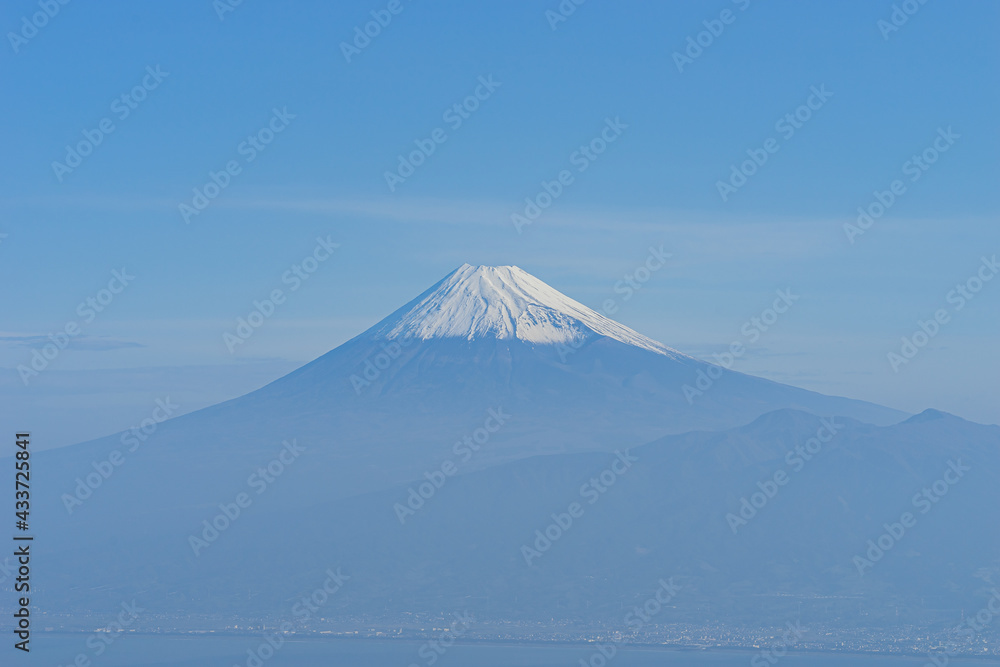 笠雲をさした富士山 (日本 - 静岡 - 達磨山)
笠雲をさした富士山 (日本 - 静岡 - 達磨山)