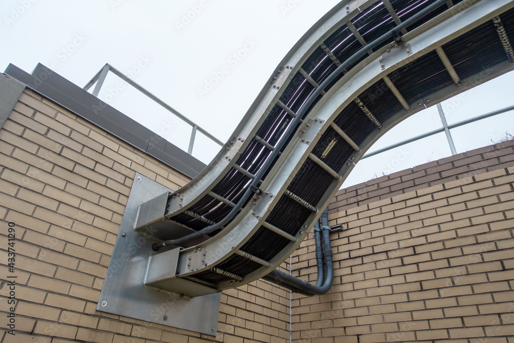 Cable tray with electrical wiring arrangement at industrial plant foto ...