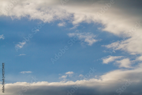 Fototapeta Naklejka Na Ścianę i Meble -  Hintergrund Textur blauer Himmel mit Wolken