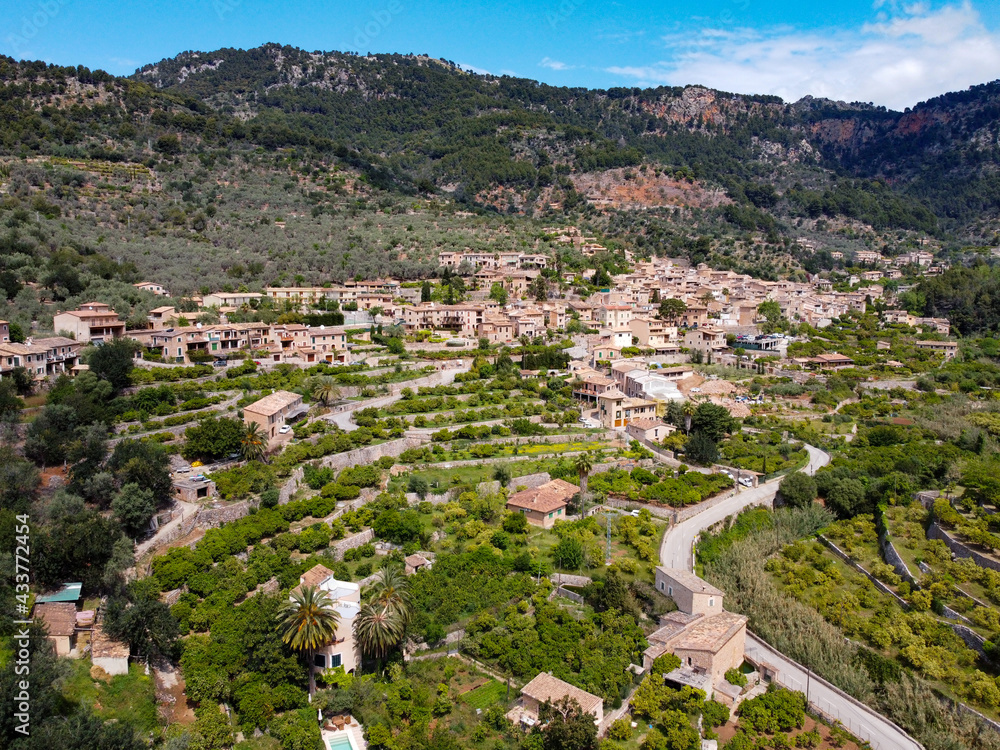 Fornalutx auf Mallorca im Tramuntana Gebirge