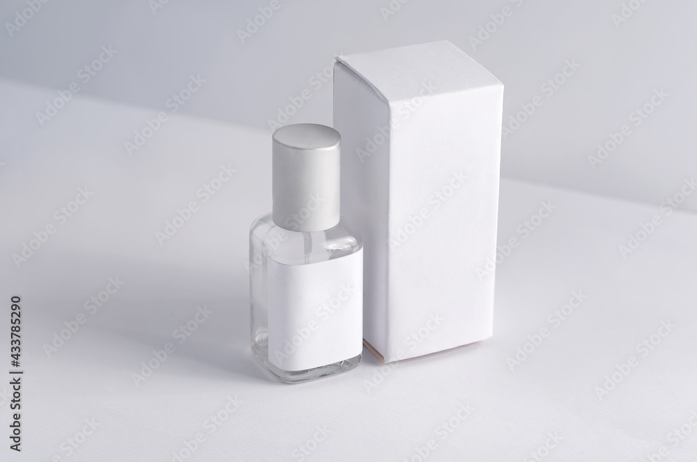 glass product package Perfume bottle and white gift box
