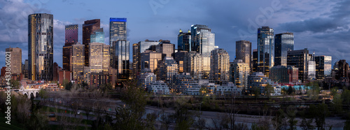 Calgary skyline panoramic © Jeff Whyte