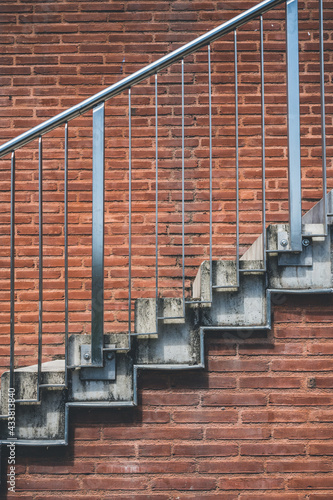 Escalier et briques