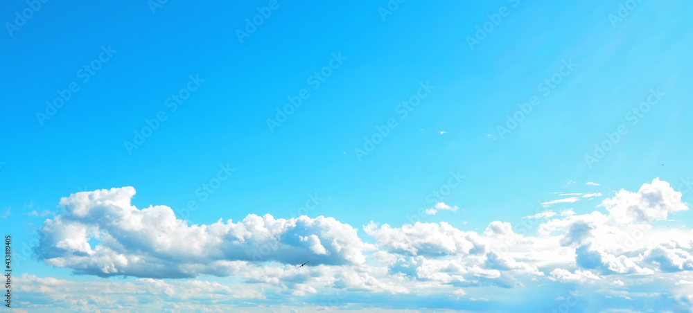 Obraz premium Blue sky background with clouds