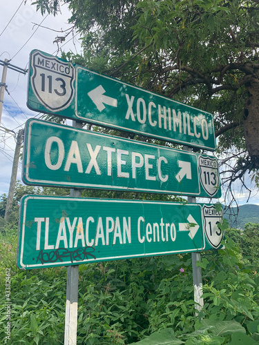 Señalización en carreteras de México