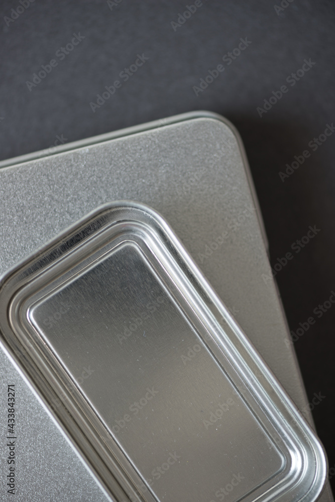 silver metal tin silver metal tin