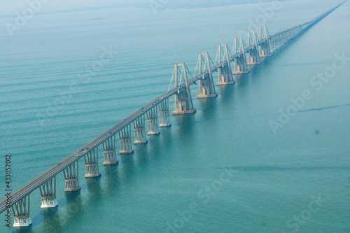 Vista aérea del Puente sobre el Lago de Maracaibo en el occidente de Venezuela