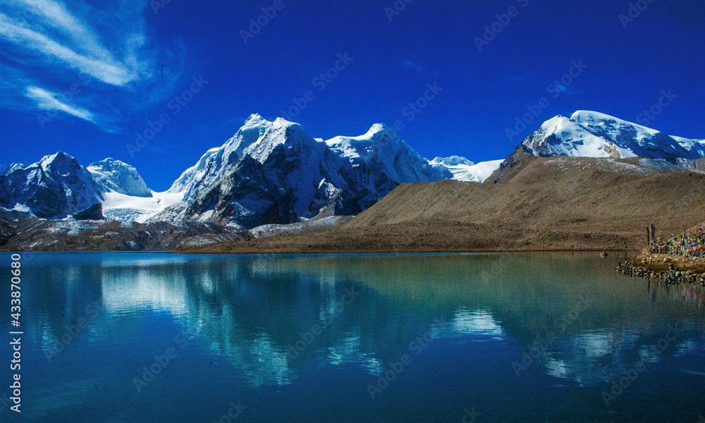 Naklejka premium Gurudongmar Lake, Sikkim, India and it's way from Lachen, North Sikkim. A holy lake never fully freezes. It is said that Goutam Buddha drinks water from this lake.