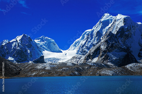 Wallpaper Mural Gurudongmar Lake, Sikkim, India and it's way from Lachen, North Sikkim. A holy lake never fully freezes. It is said that Goutam Buddha drinks water from this lake. Torontodigital.ca
