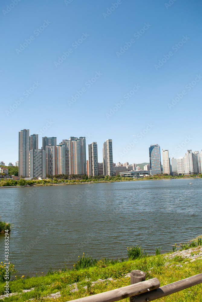 Naklejka premium 광교호수공원