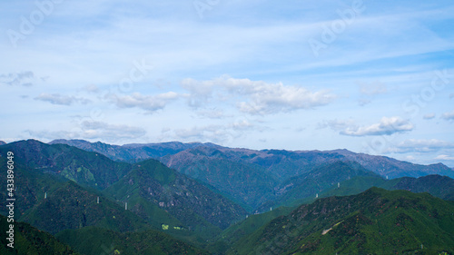 天狗倉山から眺める紀伊山地の美しい山の峰