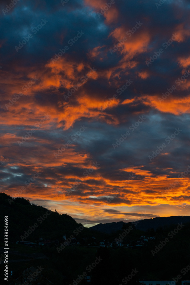 Obraz premium sunset in the mountains