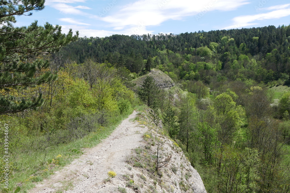 Wanderweg auf Felsen