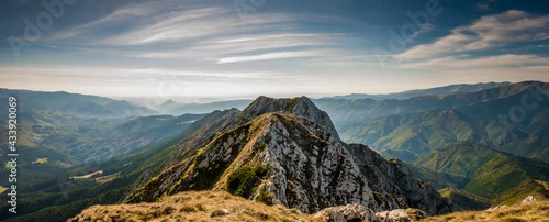 Panel kuchenny z motywem Hiking on Piatra Craiului mountain ridge 
