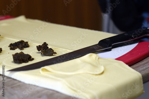 selbstgemachte Ravioli mit Duxelles photo