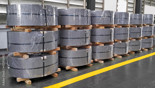 Tableau sur toile Hot Rolled steel coil straps with steel strapping, Plate metal sheet industry