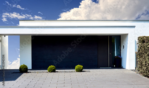 Cuadro en lienzo Minimalist abstract architecture at the front of a modern exclusive single-famil