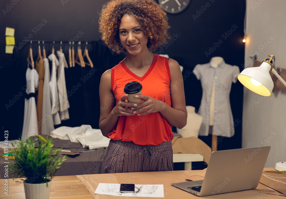 © ikostudio - Fashion designer