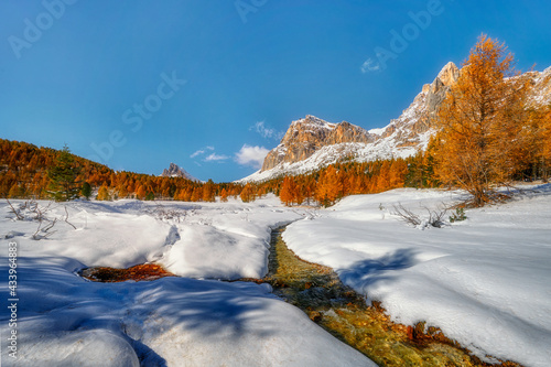 Fototapeta Naklejka Na Ścianę i Meble -  Scenery of the Alps, Dolomites, Italy