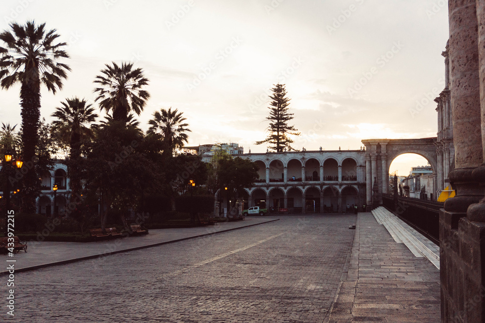 Naklejka premium Vista de la plaza de armas de arequipa, perú