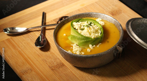 Obraz na płótnie Locro de papas con queso y aguacate, una comida tradicional de ecuador