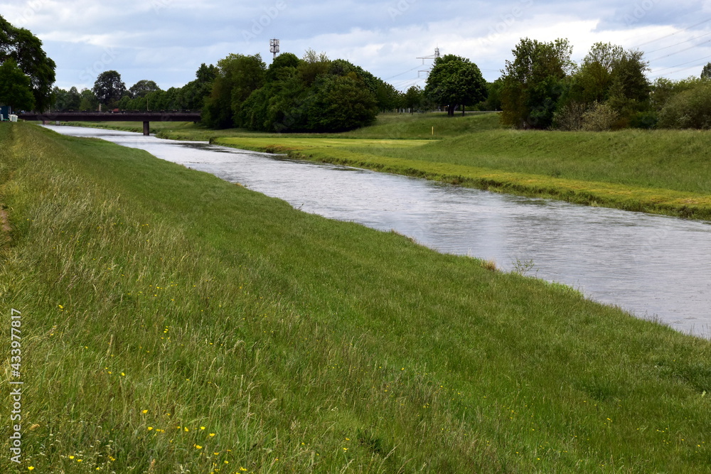 Die Dreisam in Riegel am Kaiserstuhl