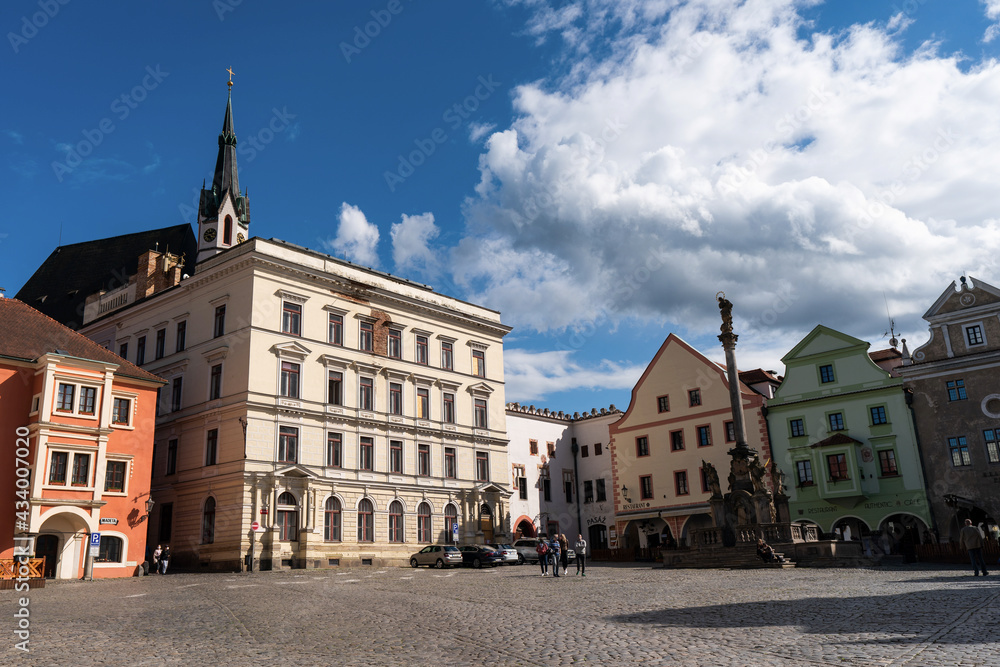 Fototapeta premium A beautiful view of the neo-Gothic castle Hluboká nad Vltavou on a sunny day.