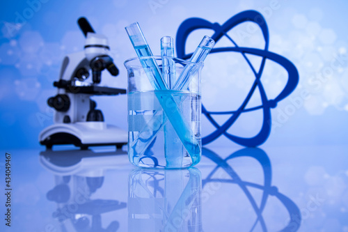 Development, Scientific glassware for chemical experiment © Sebastian Duda
