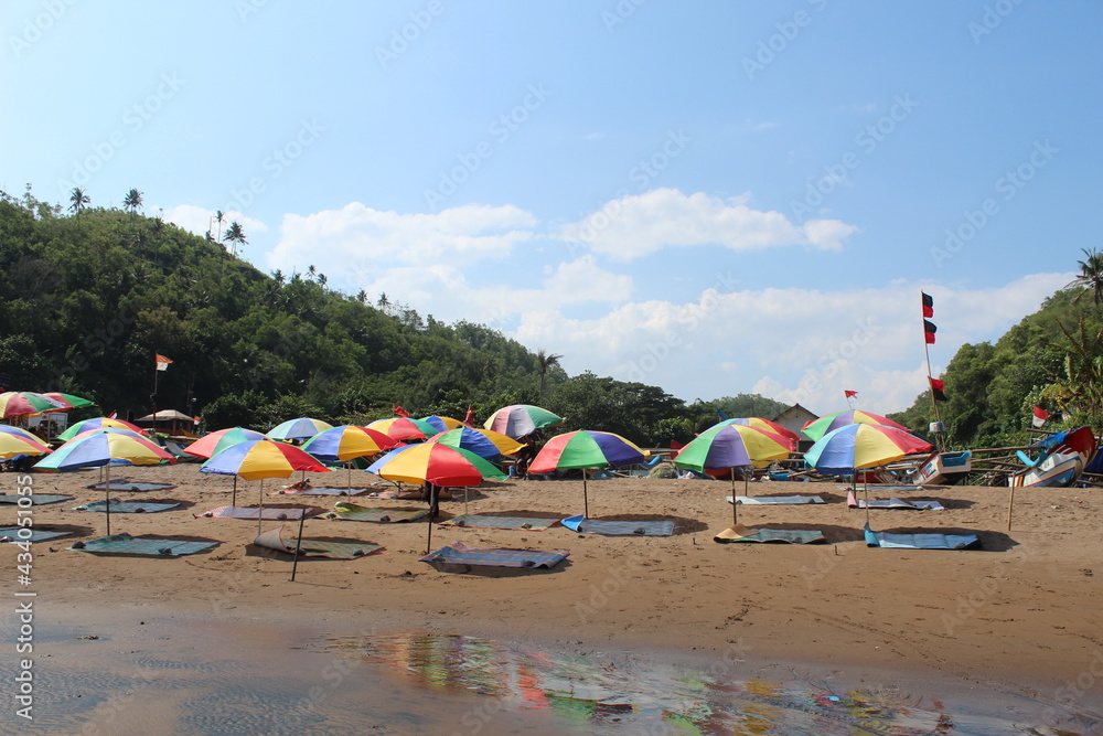 Fototapeta premium beach with umbrellas