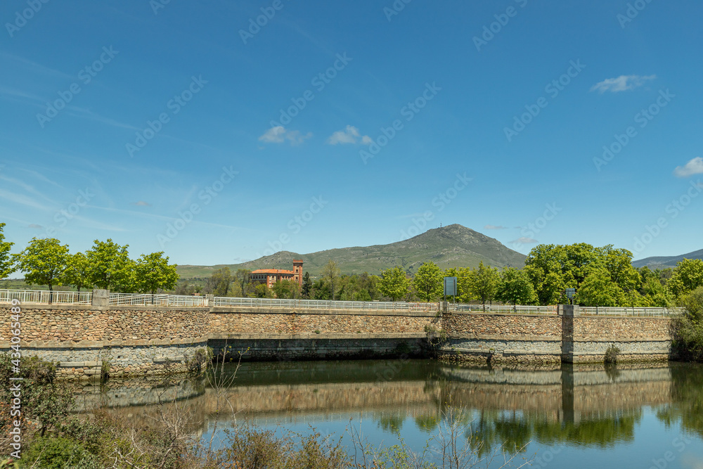 Fototapeta premium Senda de las pesquerías reales en Valsaín Segovia