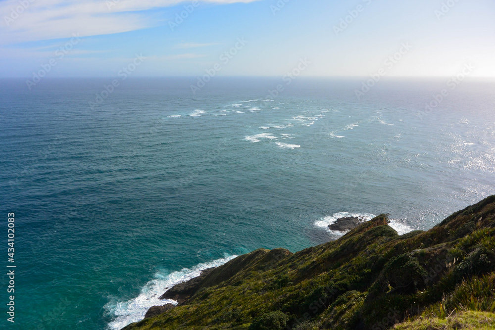 Vue sur l'océan via le point le plus au nord de la Nouvelle-Zélande