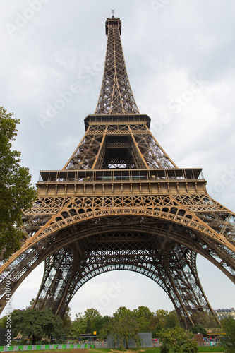 Eiffel tower © Retan