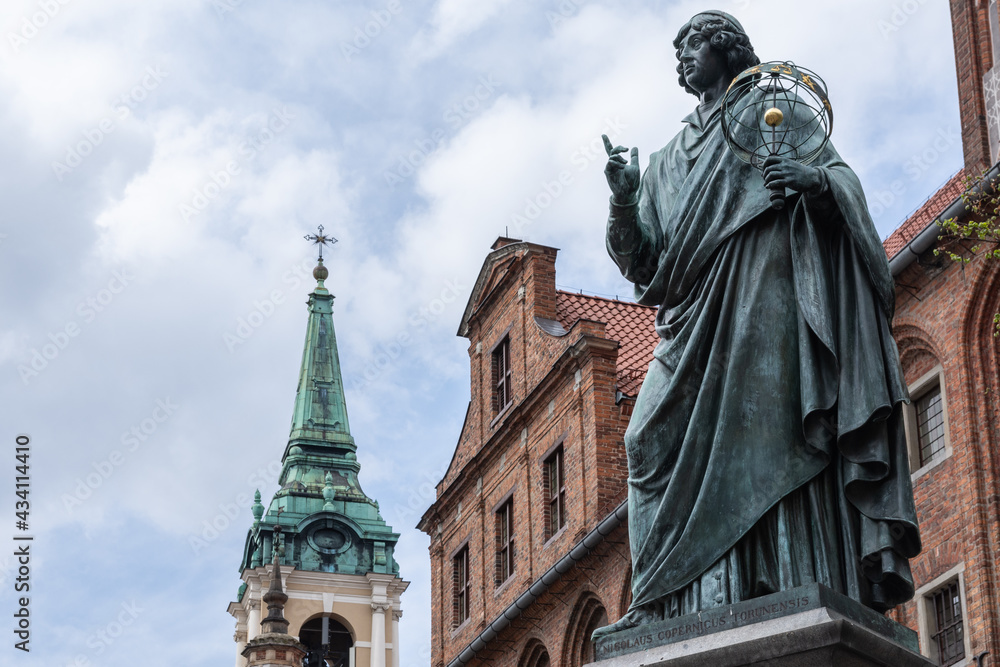 Monument to the astronomer Nicolaus Copernicus in Toruń 