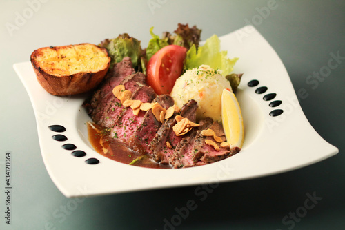 牛肉のタリアータ