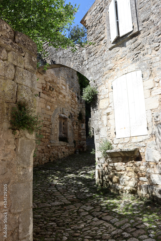 Im alten Dorf Oppède-le-Vieux am Luberon, Provence, Frankreich