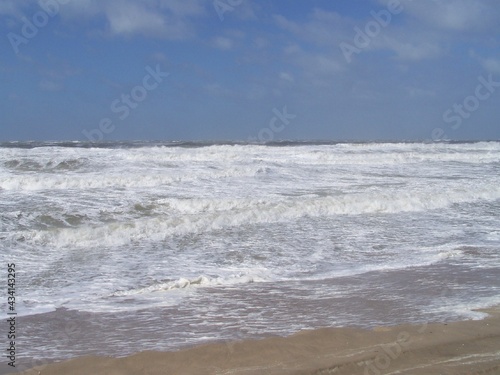 Storm-lashed sea off the coast of North Holland, the Netherlands Sturmgepeitschtes Meer vor der Küste von Nordholland, Niederlande 