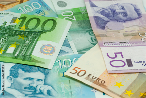 euro and serbian dinars banknotes