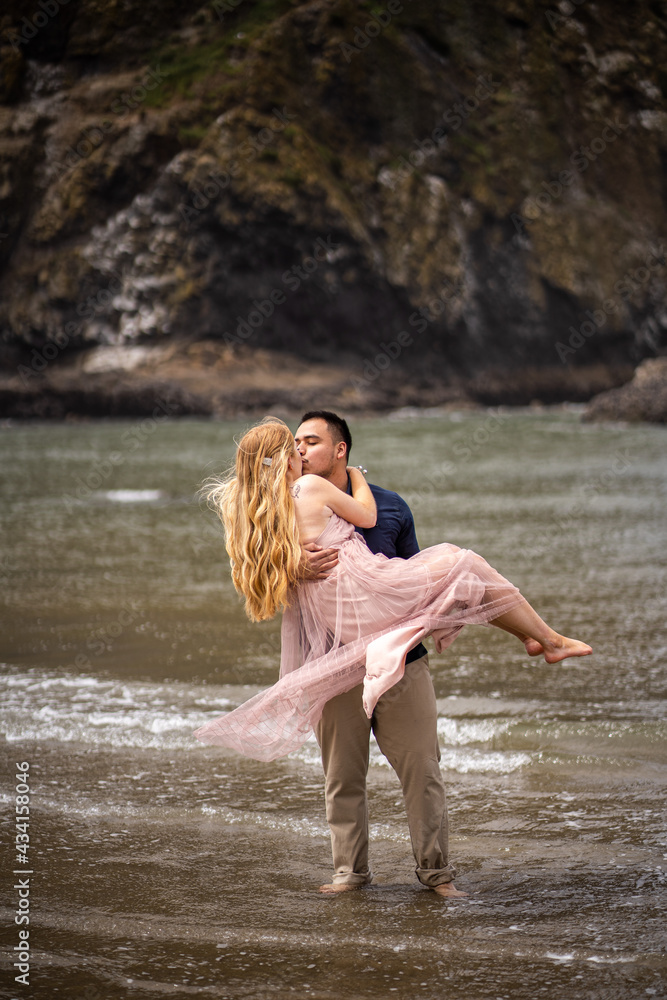 Fototapeta premium couple on the beach