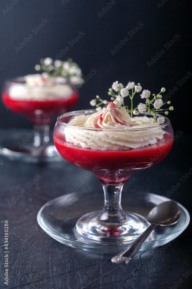 Raspberry-strawberry dessert with cheese cream in verrin Raspberry-strawberry dessert with cheese cream in verrin