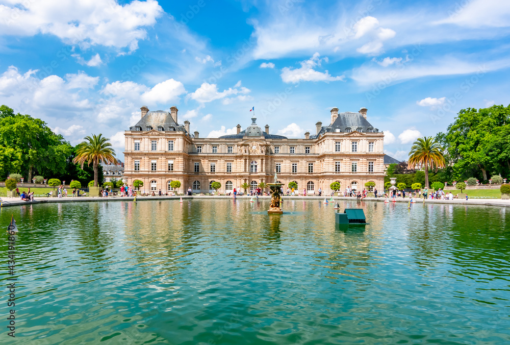 Luxembourg palace and gardens in Paris, France - obrazy, fototapety, plakaty 