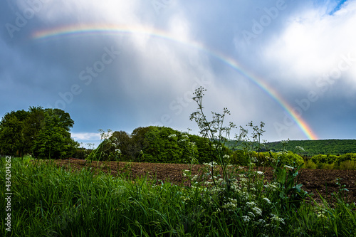 Regenbogen   ber dem Teutoburger Wald