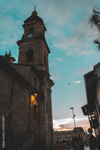 Esta foto se tomo en el centro de Bogotá, justo en el parque Simón bolívar 